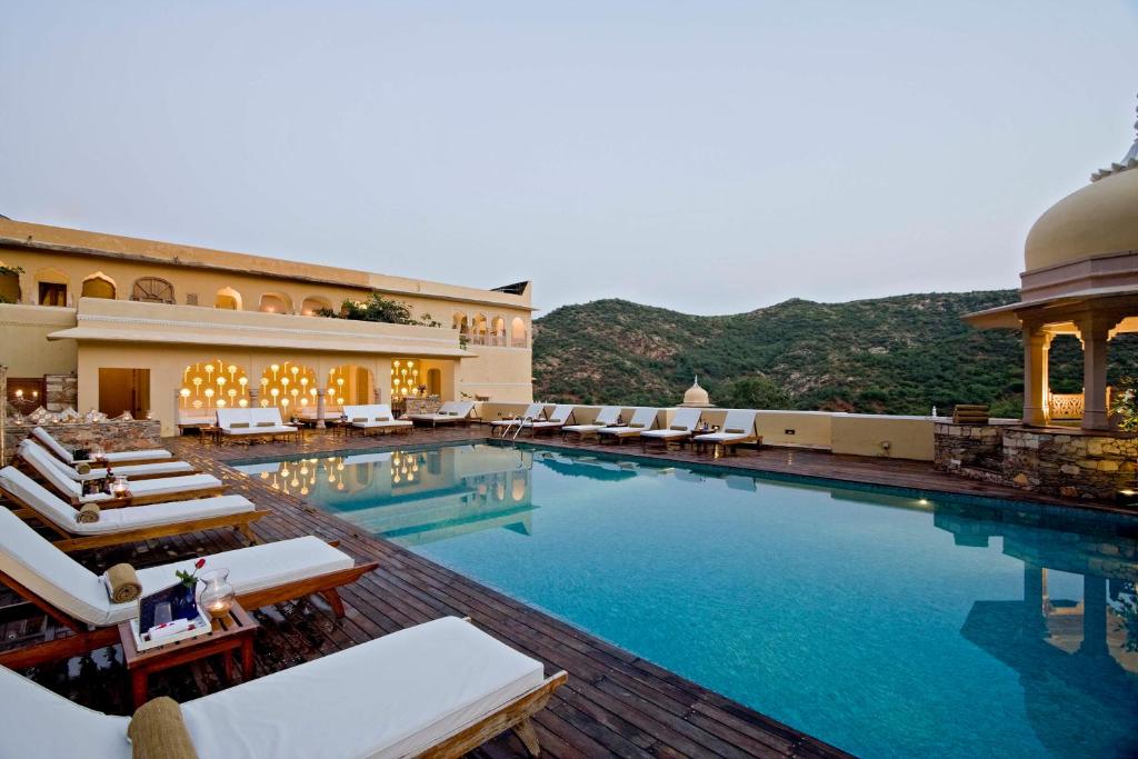 Samode Palace,Chomu>>Achrol,5 star