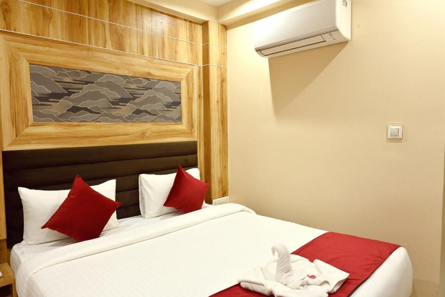 hotel trax international