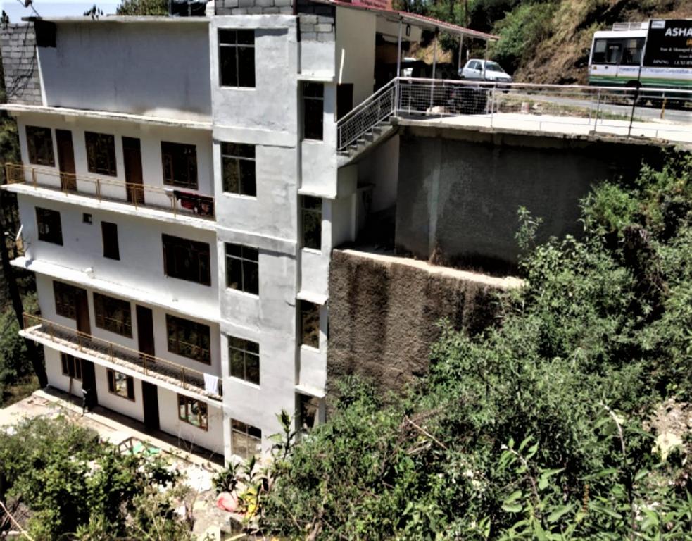 Asha Residency Shimla,Jutogh>>Shimla,3 star