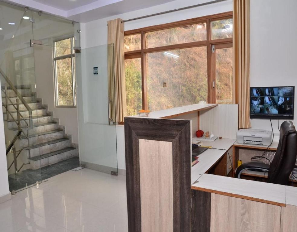 Asha Residency Shimla,Jutogh>>Shimla,3 star