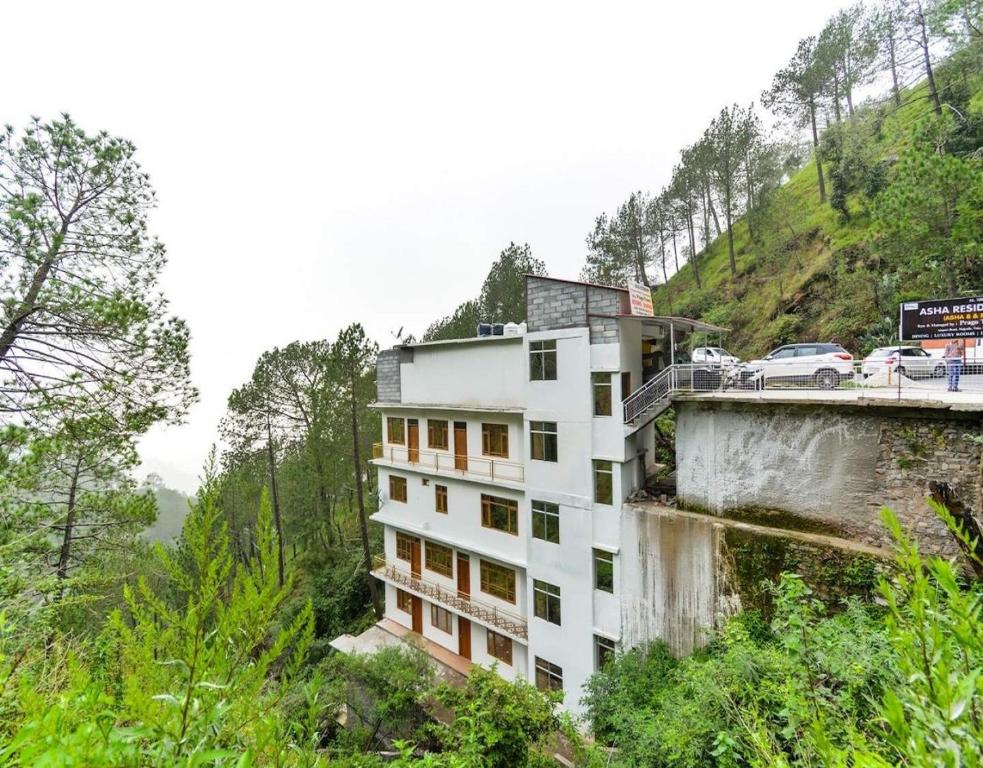 Asha Residency Shimla,Jutogh>>Shimla,3 star