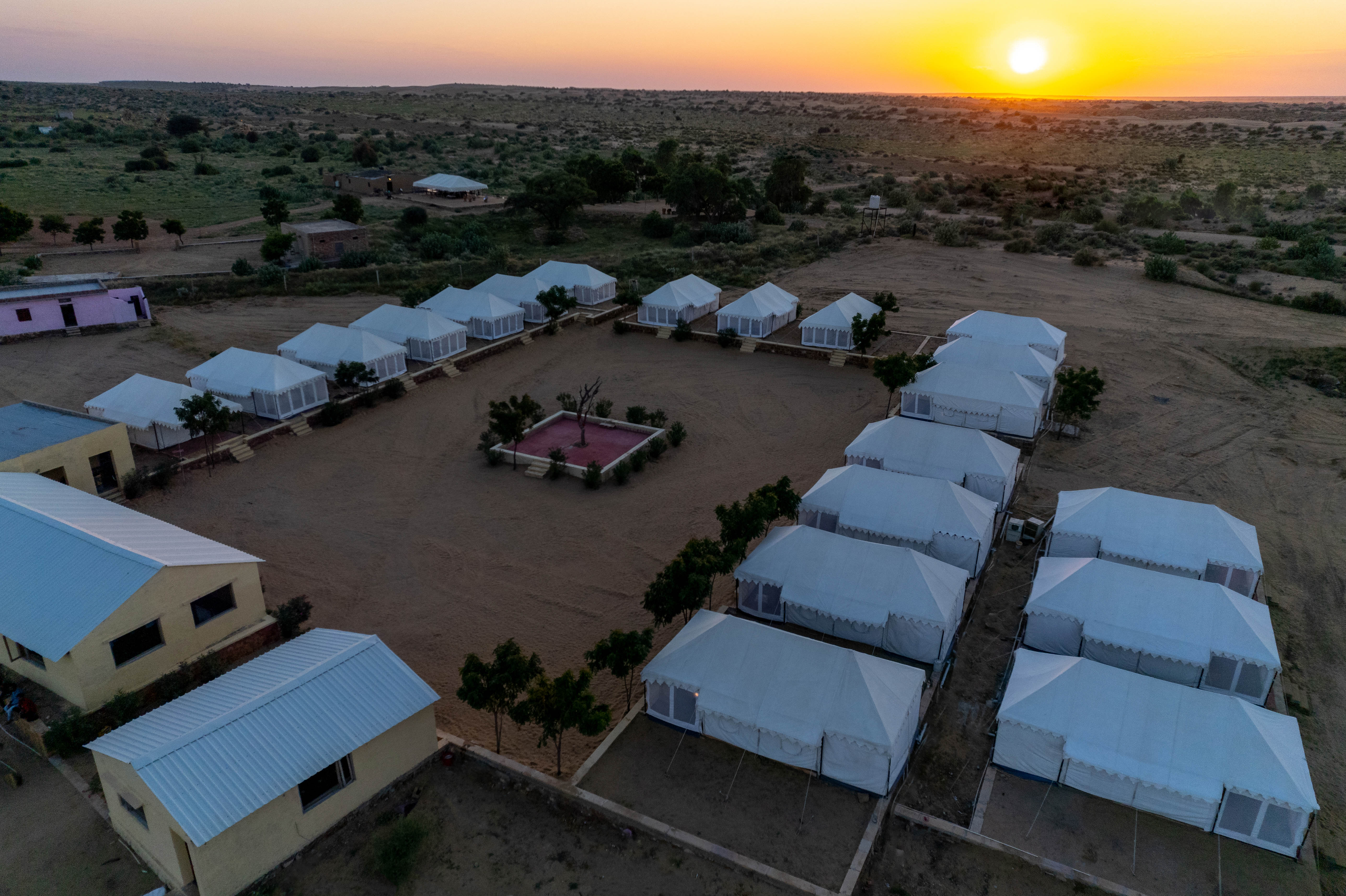 Rajwada Desert Camp,Sam,3 star