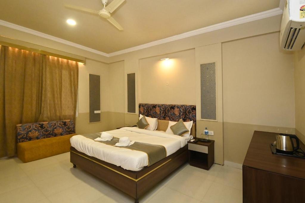 hotel brahmputra palace