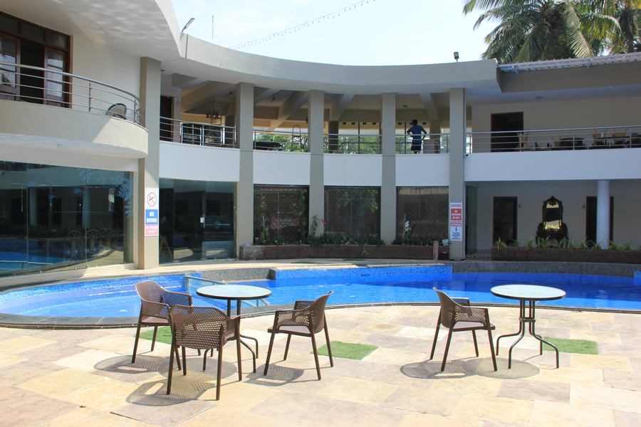 white sands resort and spa