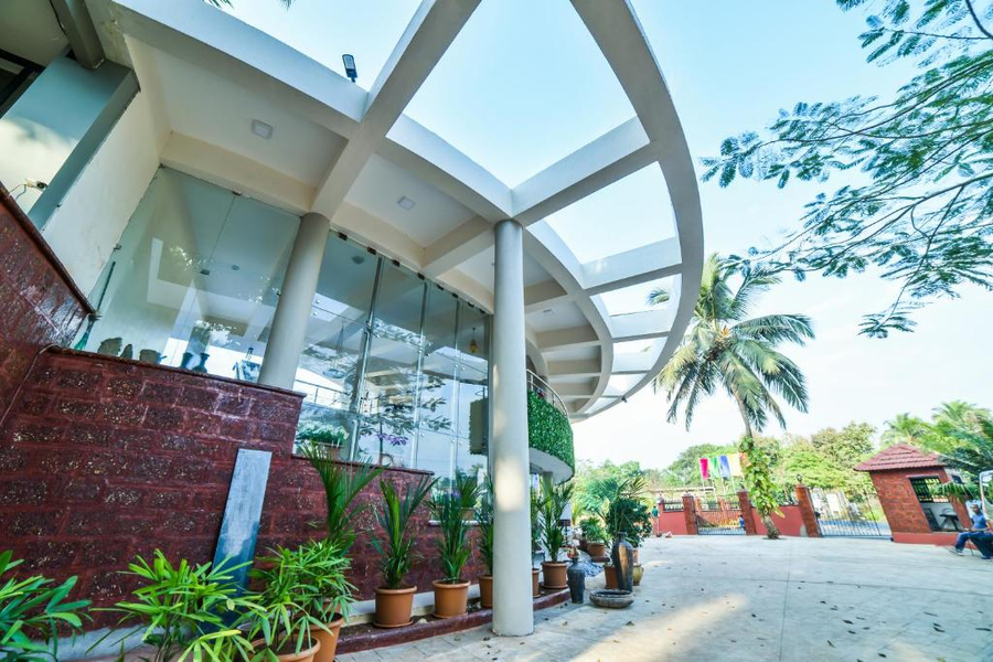 white sands resort and spa