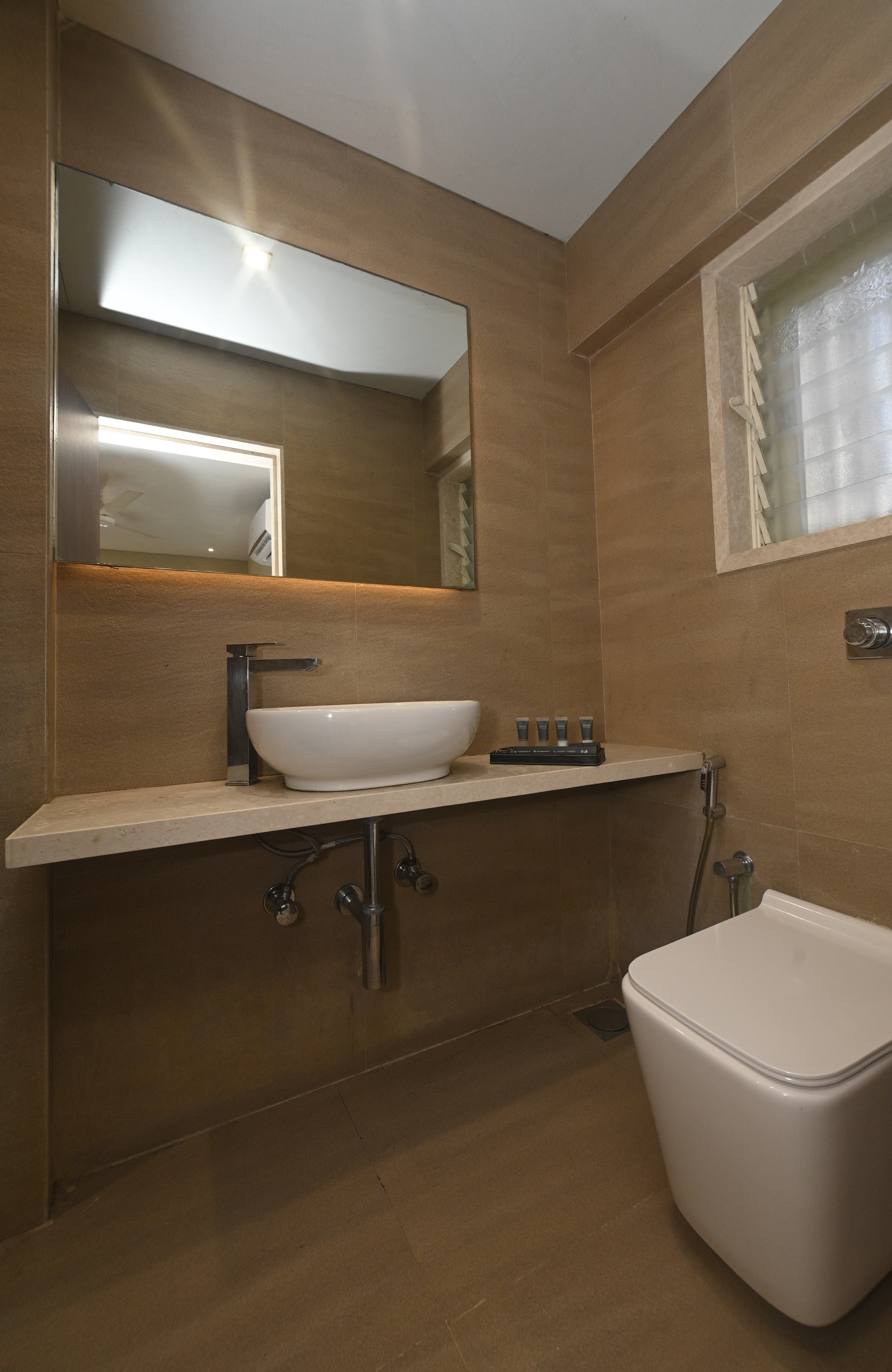 hotel le grande mumbai international airport