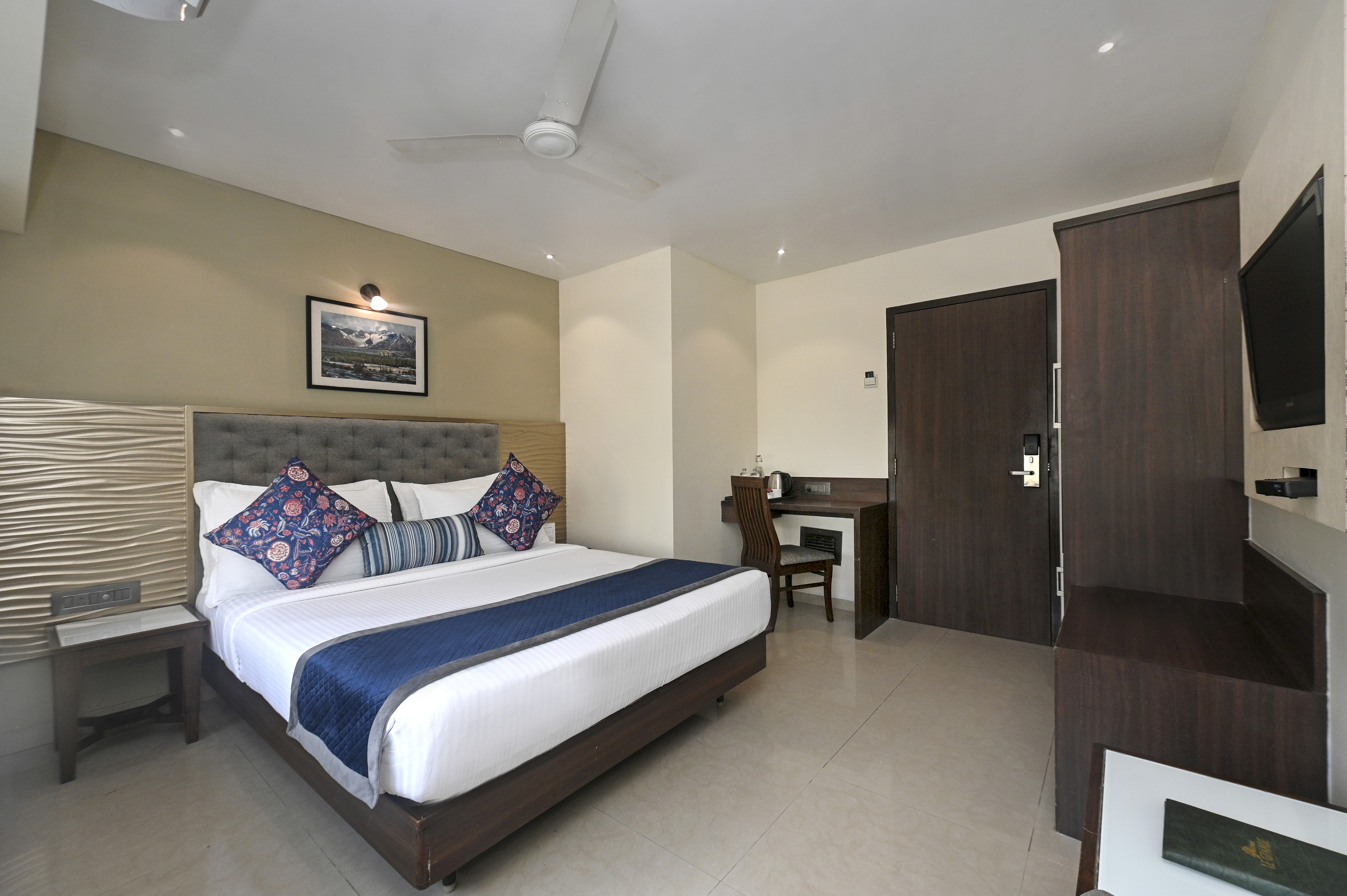 hotel le grande mumbai international airport