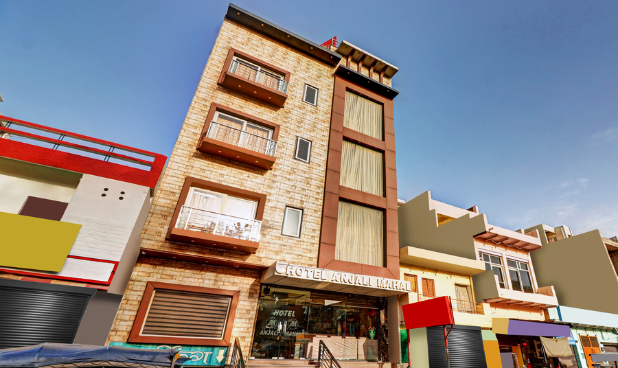 itsy hotels anjali mahal 500 mtrs from mathura railway station