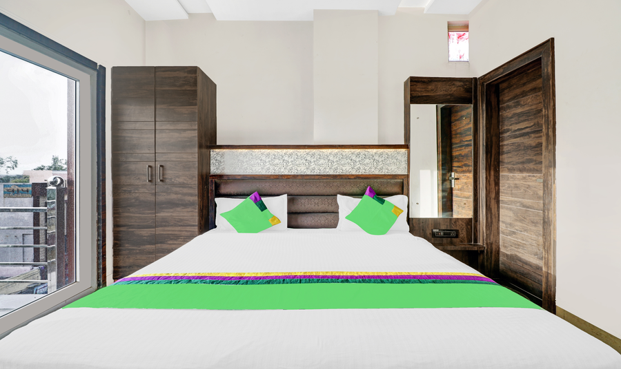 Itsy Hotels Anjali Mahal, 500 Mtrs From Mathura Railway Station,,3 star