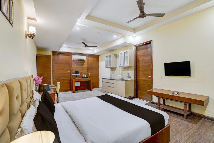 super townhouse sector 47 near medanta