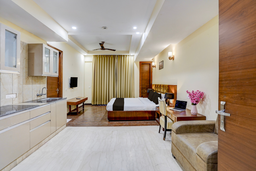 super townhouse sector 47 near medanta