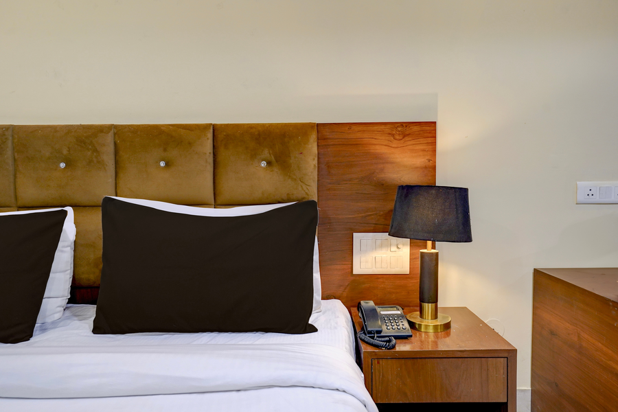super townhouse sector 47 near medanta