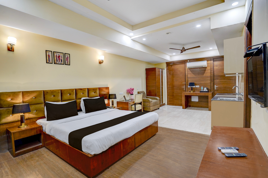 super townhouse sector 47 near medanta