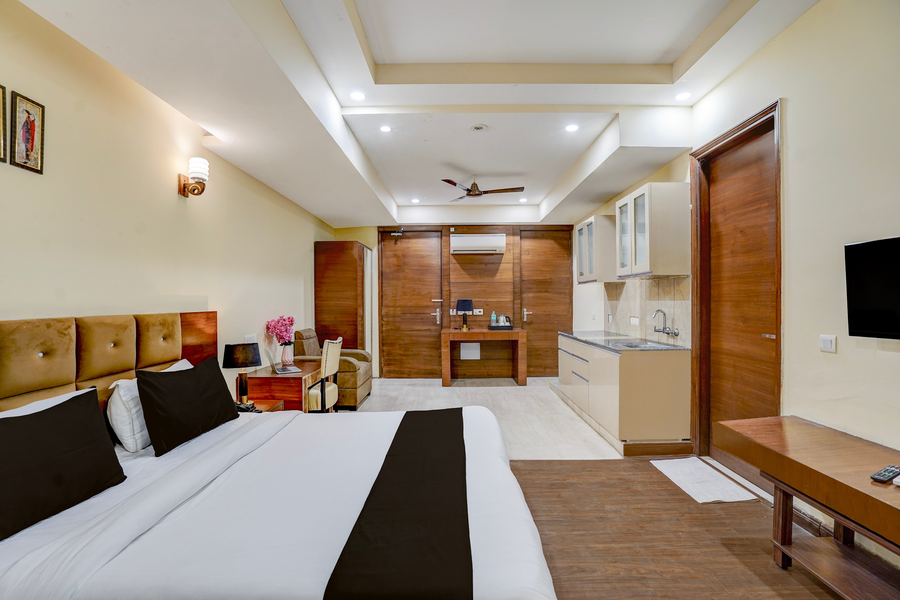 super townhouse sector 47 near medanta