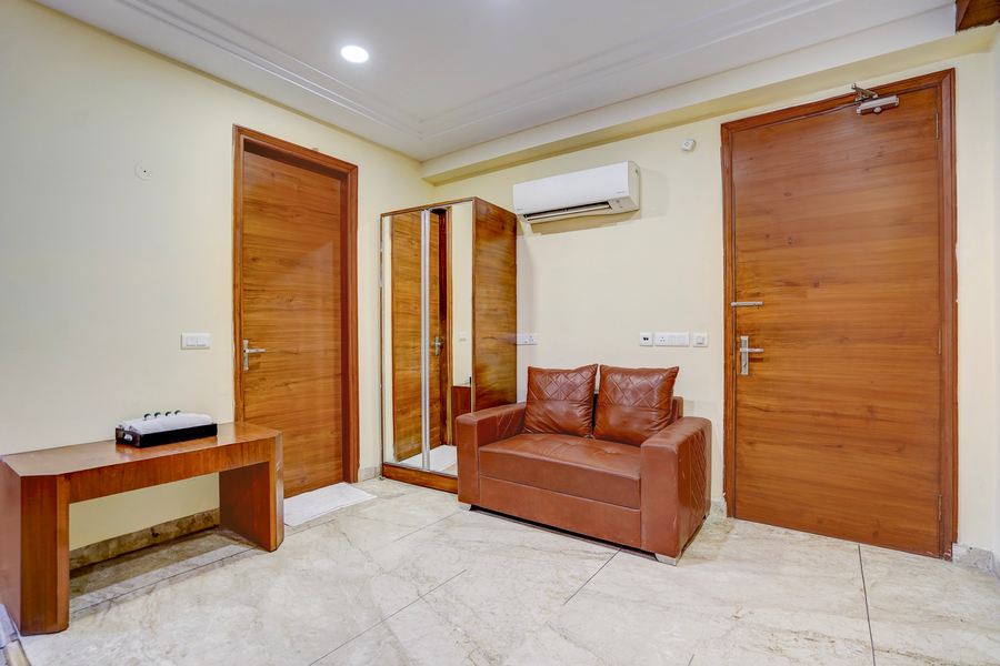 super townhouse sector 47 near medanta