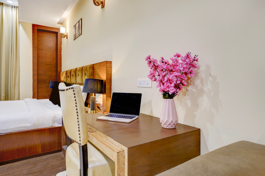 super townhouse sector 47 near medanta