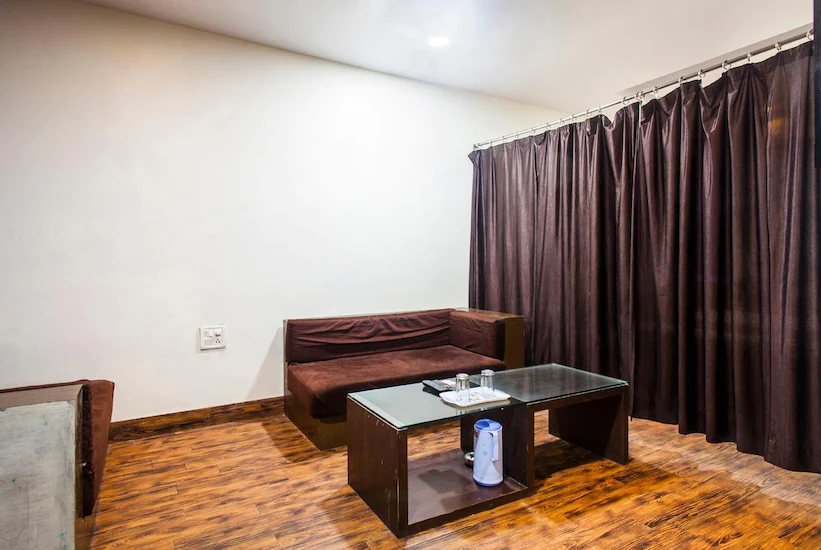 hotel varanasi palace