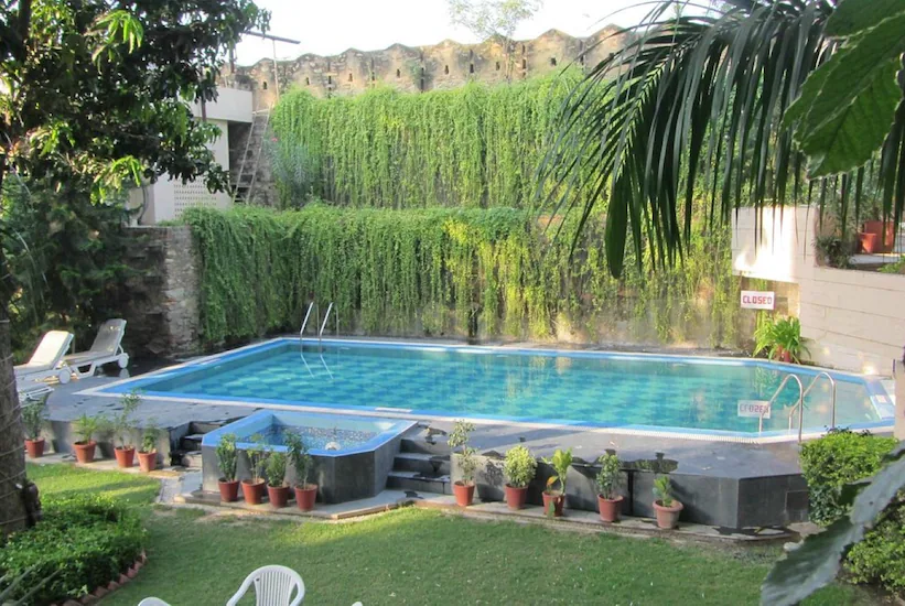 Rajdarshan - A Lake View Hotel,Chandpole,4 star