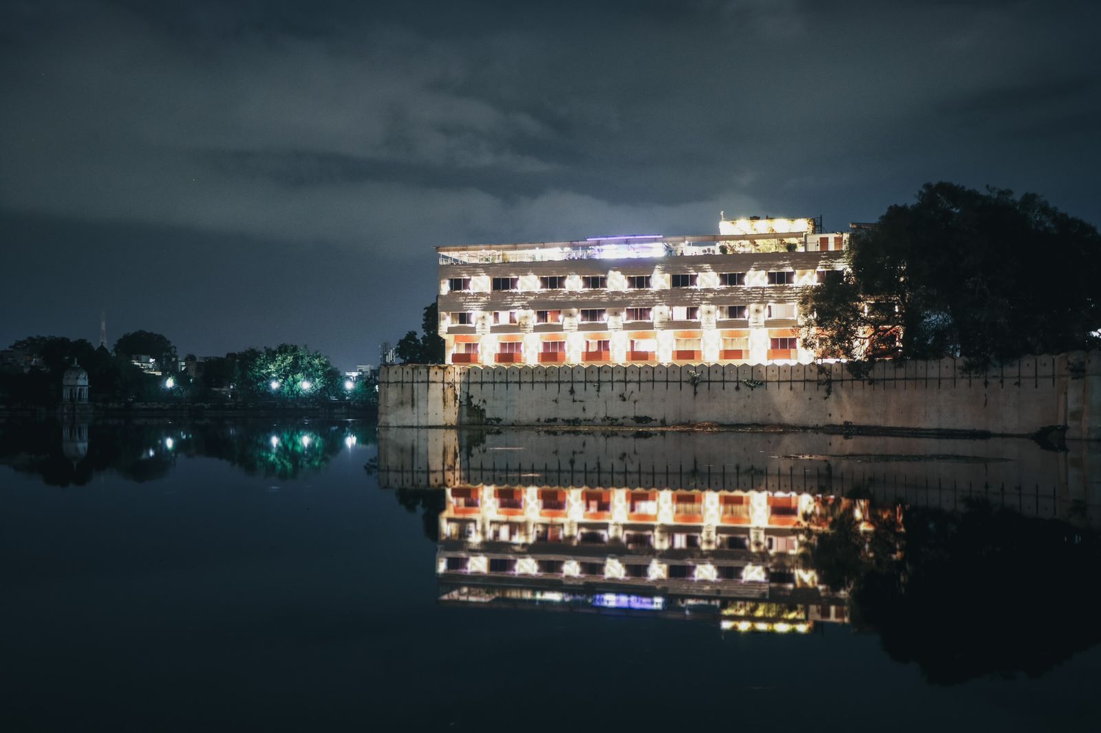 Rajdarshan - A Lake View Hotel