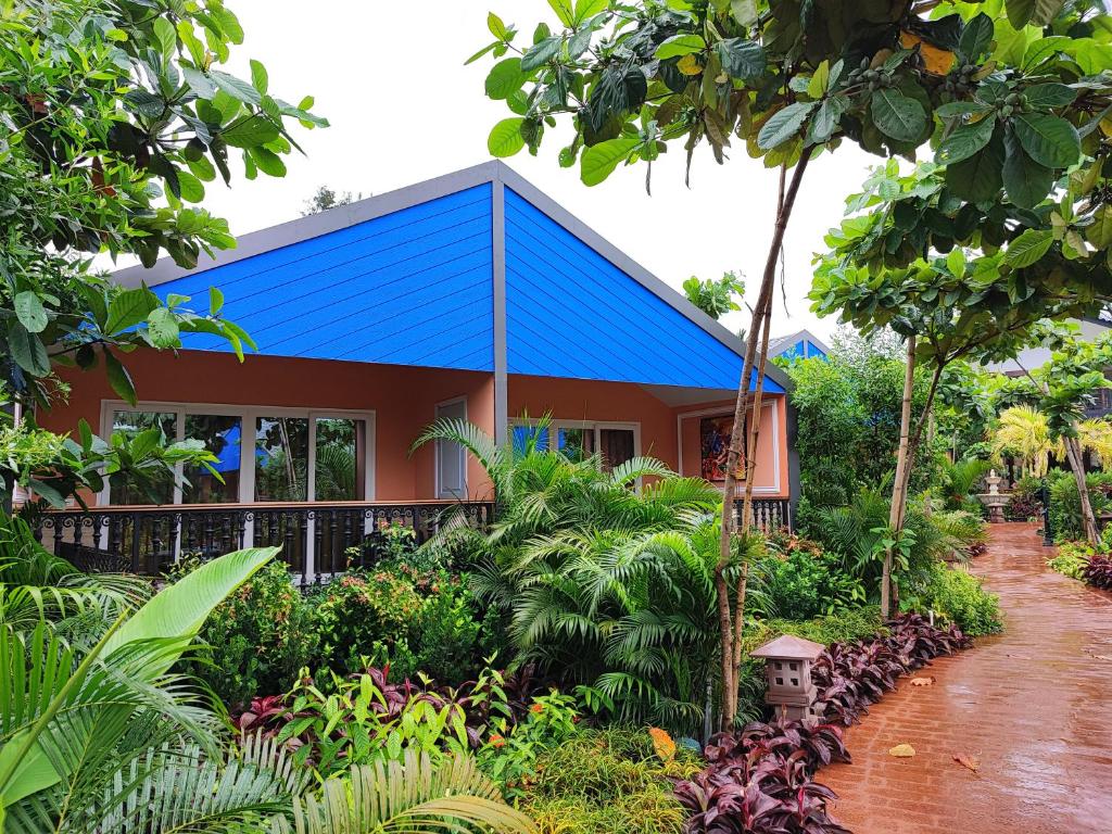 Mayfair On Sea,Goa>>Chopdem,4 star