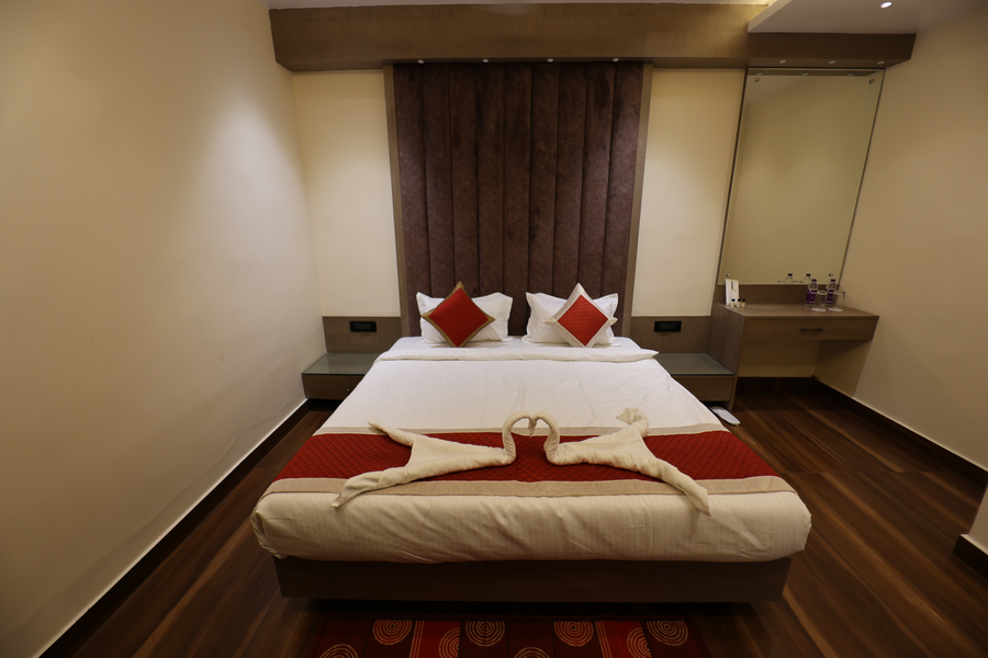 k s square hotel and banquets