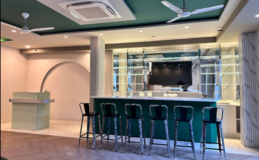 Flock Hotel Near Dlf Phase 1 Metro Station,Golf Course Road,3 star