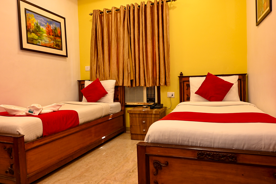 hotel benzy palace near mumbai international airport