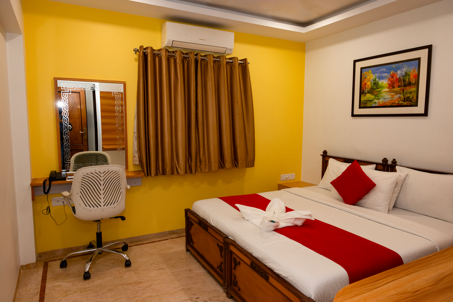 hotel benzy palace near mumbai international airport