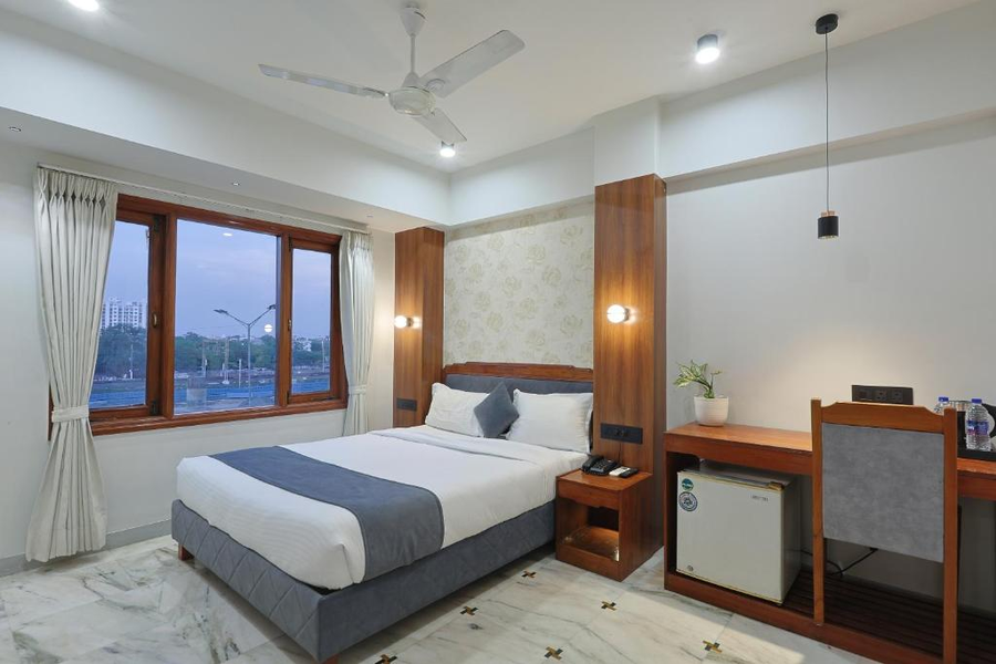 hotel apex surat