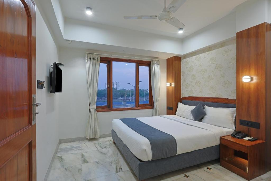 hotel apex surat