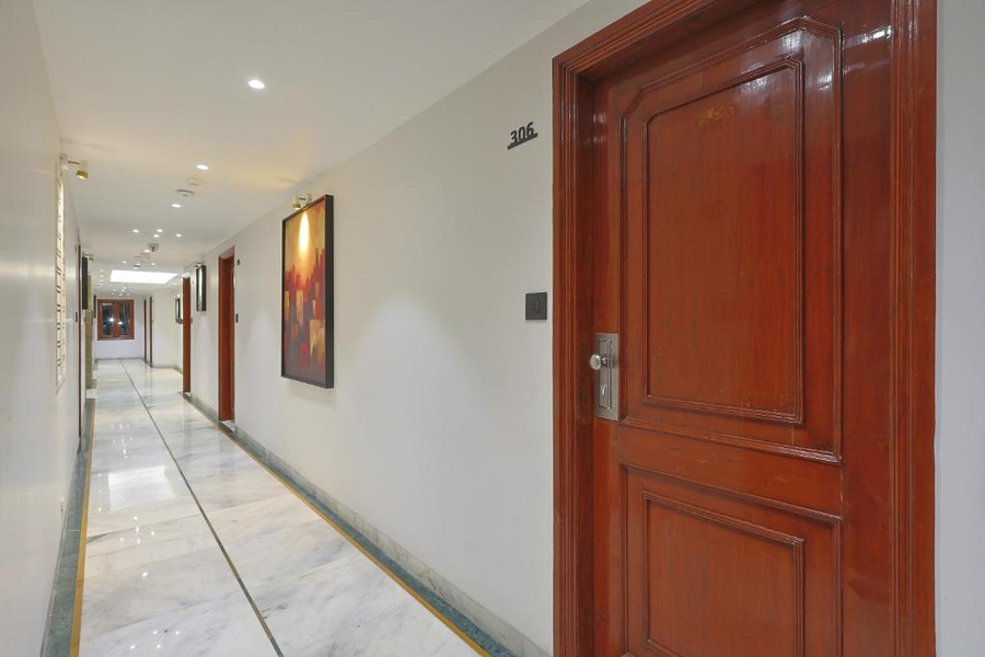 hotel apex surat