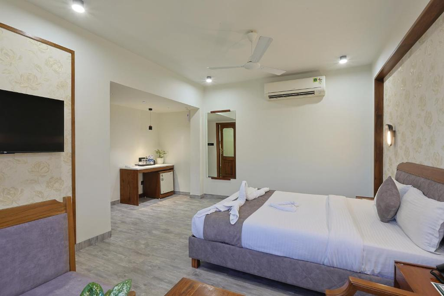 hotel apex surat