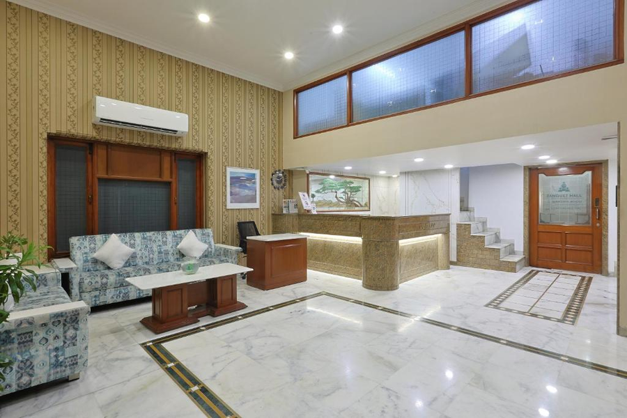 hotel apex surat
