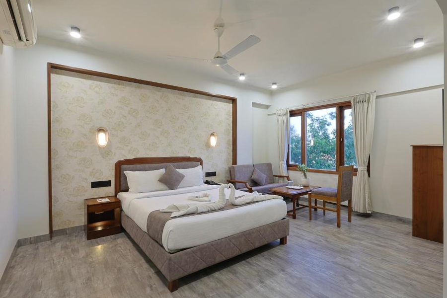 hotel apex surat