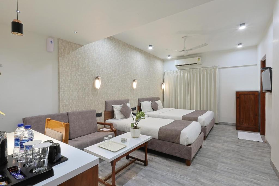 hotel apex surat