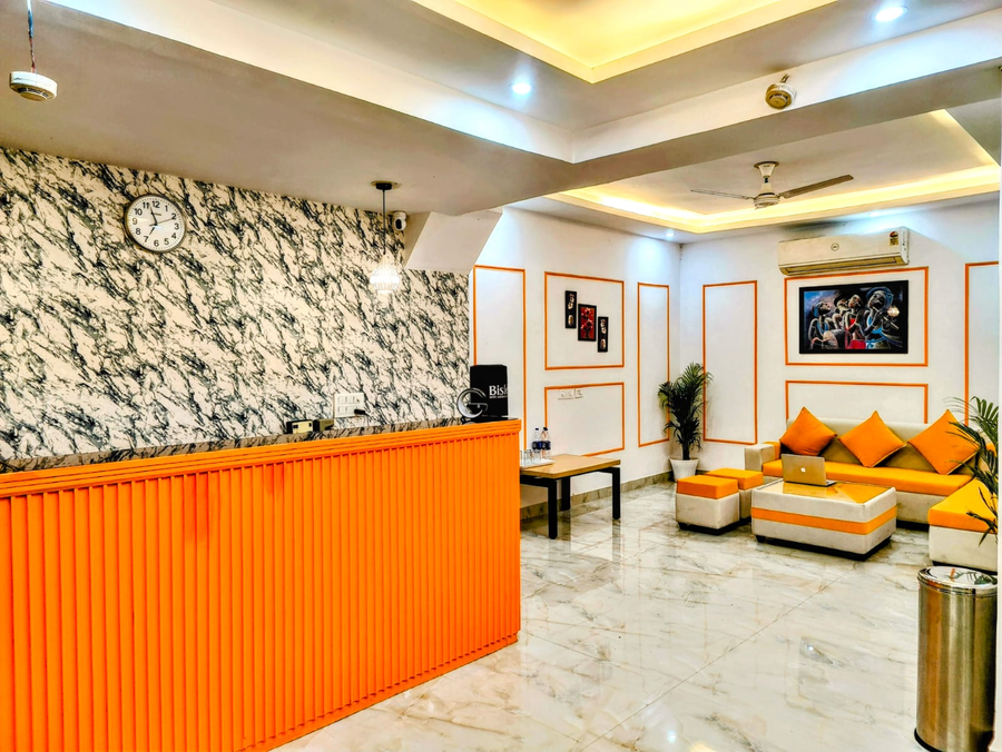 Hotel Mavens White Near Artemis Hospital,Sector 52,3 star