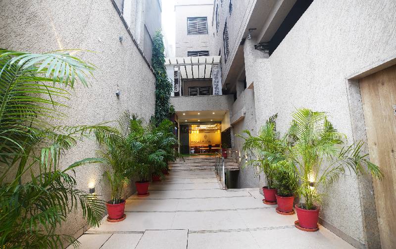 Hotel Jewel Palace,20, Opposite Habibganj Railway Station, E-2, Arera Colony, Bhopal, Madhya Pradesh 462016,3 star