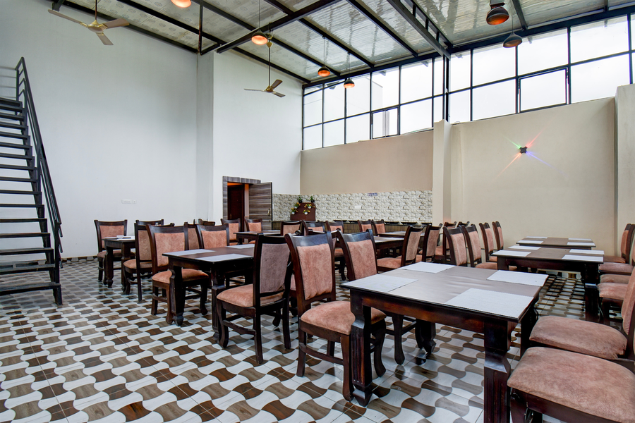 super townhouse oak sri mahadeshwara convention centre formerly shri aprameya resort