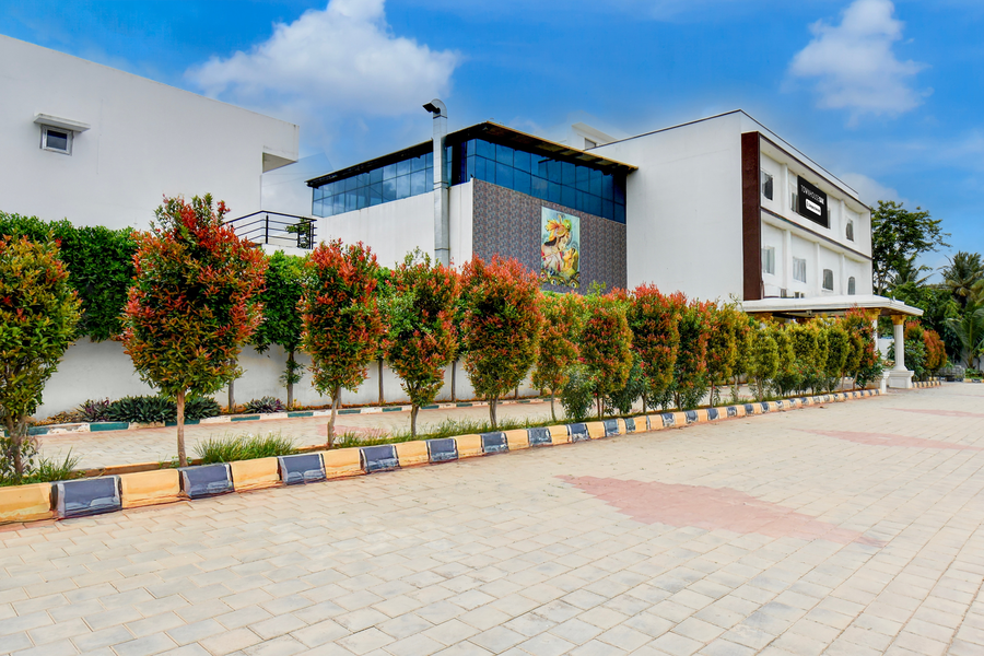 super townhouse oak sri mahadeshwara convention centre formerly shri aprameya resort
