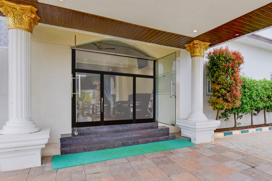 super townhouse oak sri mahadeshwara convention centre formerly shri aprameya resort