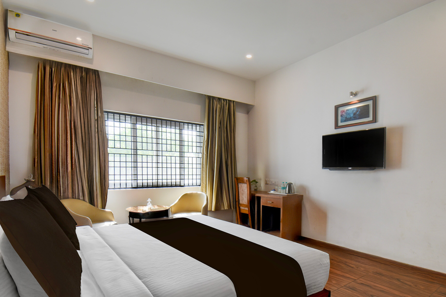 super townhouse oak sri mahadeshwara convention centre formerly shri aprameya resort