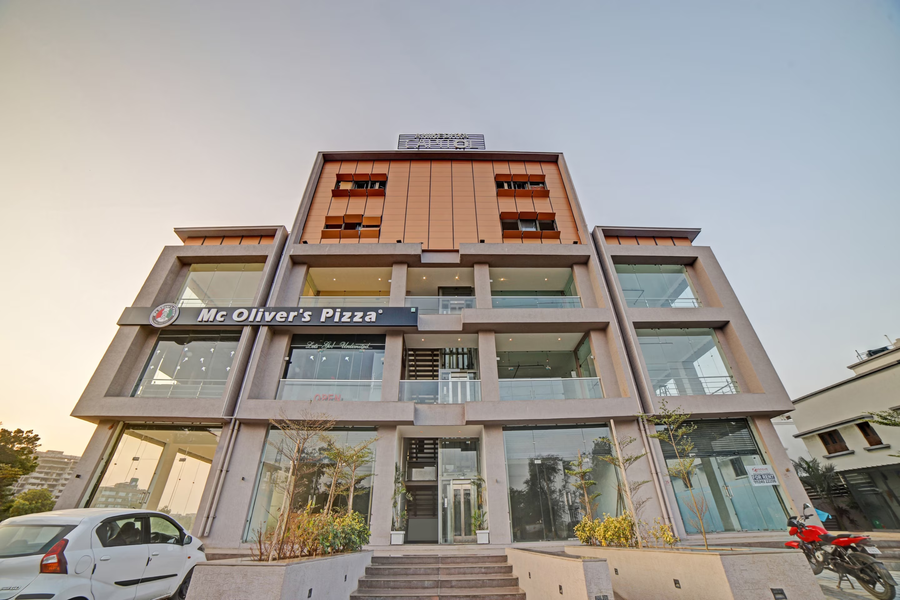 hotel tapovan in
