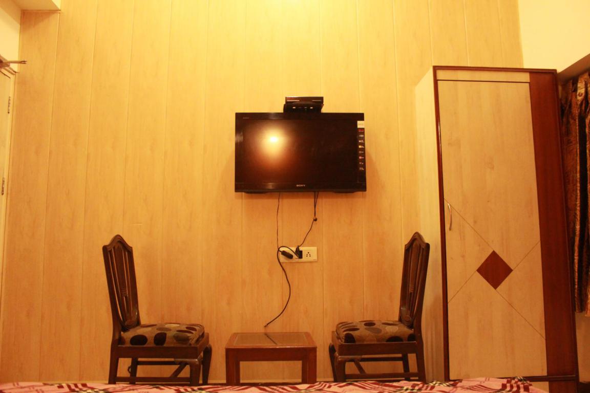 Hotel Royal Inn,Near Golden Temple,2 star