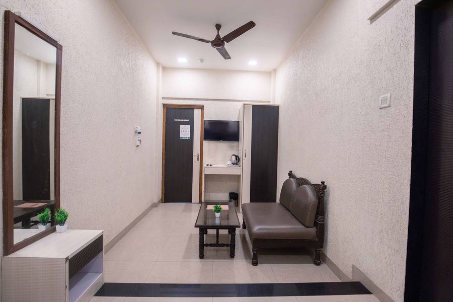 treebo hiramani parel lalbaug