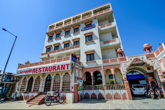 Hotel Lichana Haveli,Sikar Road,3 star
