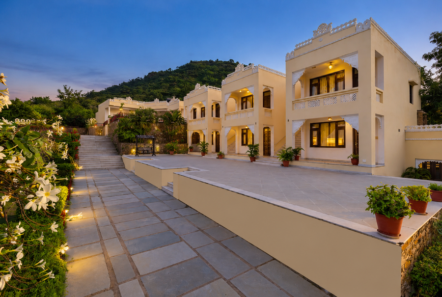 hill garden resort near fateh sagar udaipur
