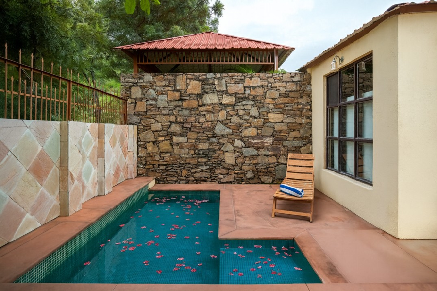 vijaygarh resort and cottages with private pool