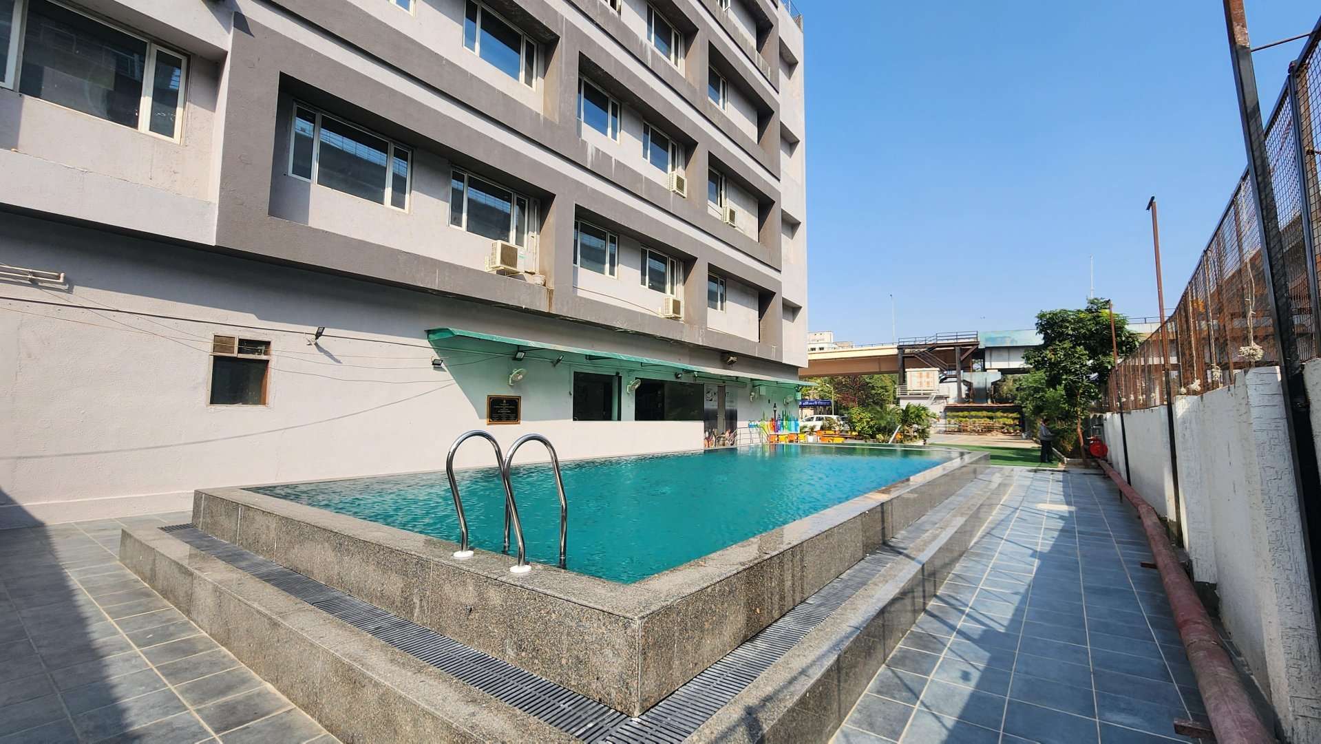 apricot hotel ahmedabad