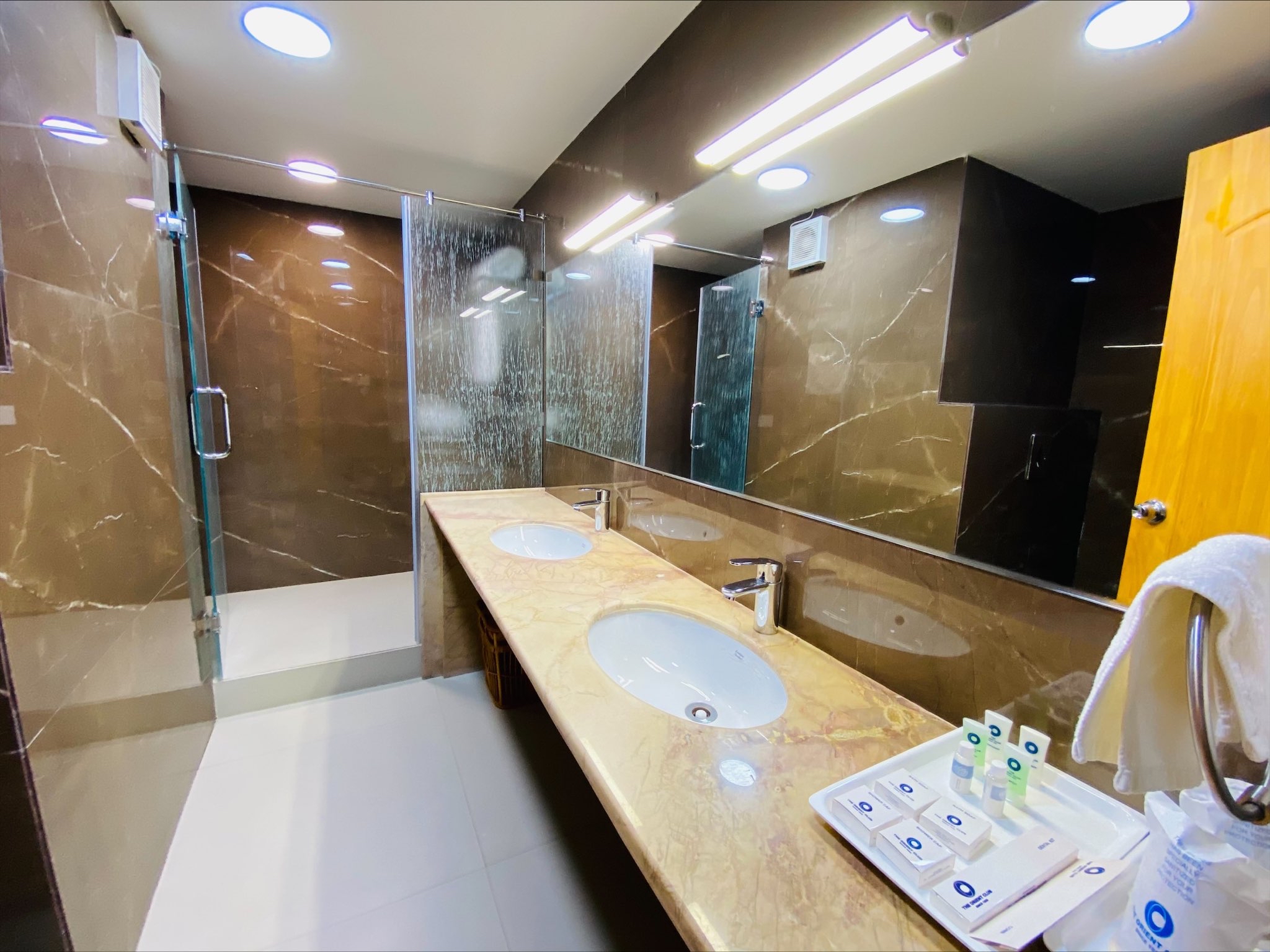 apricot hotel ahmedabad