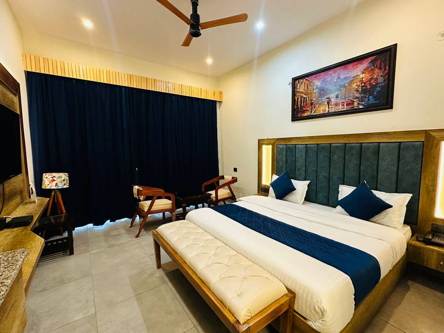 The Lake Ambience Resort,Near Naukuchia Tal Lake,4 star